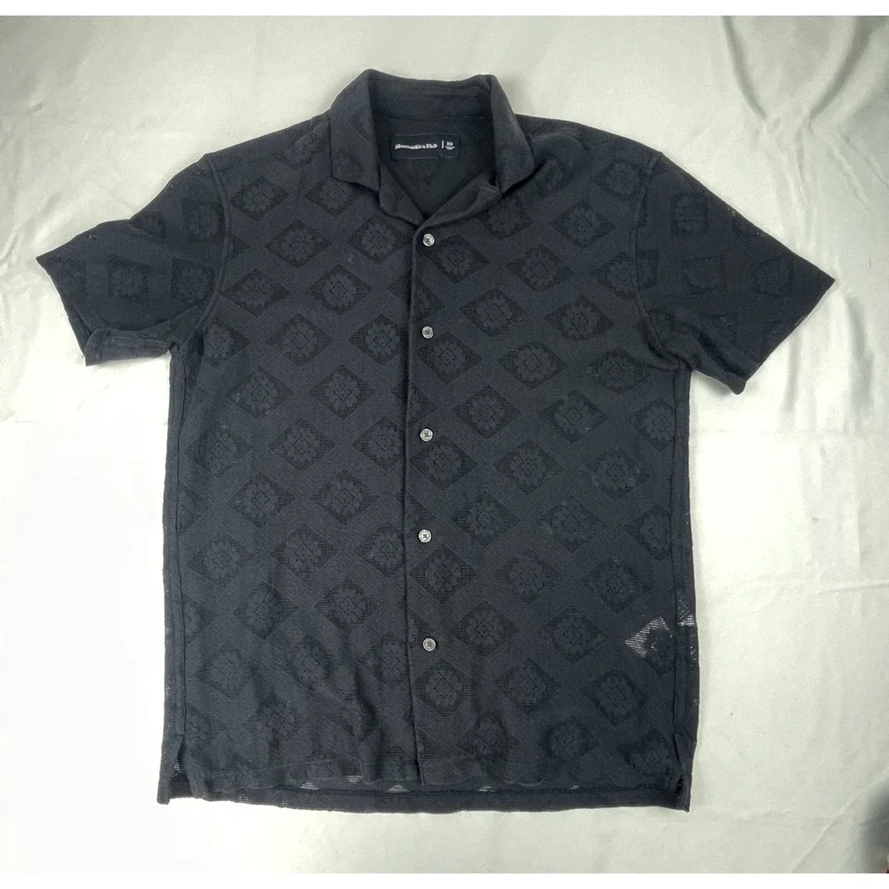 ABERCROMBIE & FITCH MENS XS BLACK GEOMETRIC OPEN KNIT CAMP SHIRT BUTTON FRONT